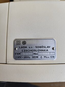 ŠICÍ STROJ LADA - 8