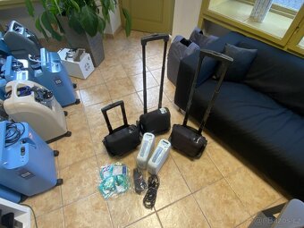 Přenosný kyslíkový přístroj - váha 3,2 kg - baterie 9 hodin - 8