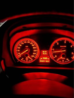 BMW 325 D, řada 3 2,5 L - 145KW - 8