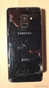 Samsung A8 5,6" display, mobilní telefon - 8