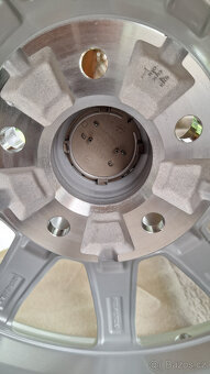 Originální zcela nové disky Audi R20 8,5 x 20 ET33 5×112 - 8
