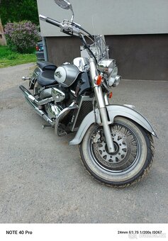 Suzuki Intruder 800 - 8