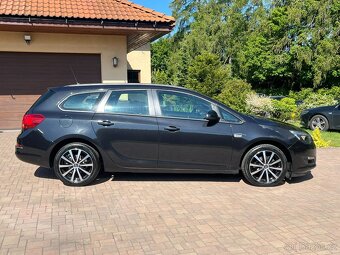 Opel Astra 1.4 T Serviska Tempomat 1. Majitel - 8