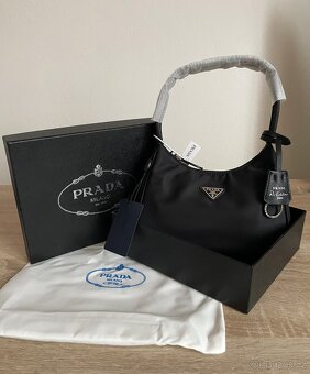 Prada Re-edition 2000 kabelka s krabicou - 8
