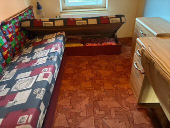 Vybavení pokoje ve světlé barvě asi bříza - 8