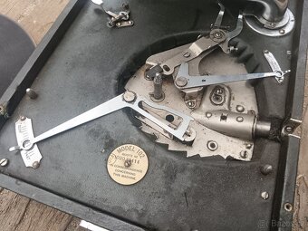 Gramofon His Master's Voice model 102 - 8