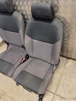 Zadní / přední sedačky / interiér Nissan NV200 / díly - 8