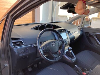 Toyota verso - 8