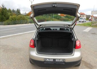 Volkswagen Golf 1,6 85 kW KLIMA Serviska benzín - 8