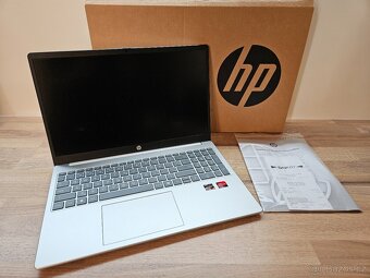 15,6" IPS_HP PAVILION 15_R5-7520U_8GB DDR5_512GB_AMD - 8