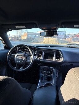 Dodge Challenger - 8