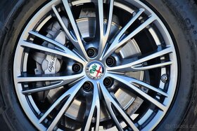 Alfa Romeo Stelvio 2.0 Turbo_BENZÍN Q4_AUTOMAT_280_KONÍ_4X4 - 8