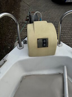 Loď Jeanneau + Honda Bf 90 + vlek - 8