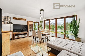 Prodej moderní dřevostavby 4+kk s  vyhřívaným bazénem, okras - 8