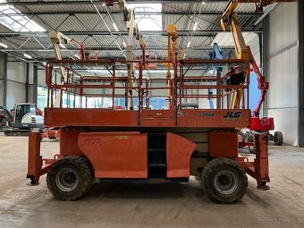 TERÉNNÍ NŮŽKOVÁ PLOŠINA JLG 3394 RT - 8