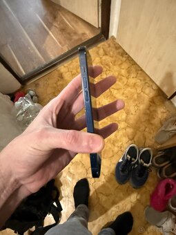 Prodám a nebo vyměním IPhone 12 64 gb - 8