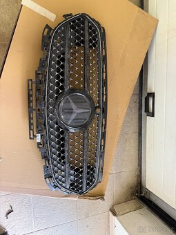 Prodám přední grill MB E450 rok 2025, stav A1, - 8