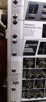 Behringer komponenty - 8