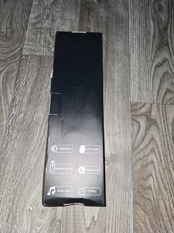 Moderní stolní ambient světlo lze ovládat aplikací přes tele - 8