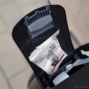 Autosedačka Britax Römer Swingfix M i-Size - 8