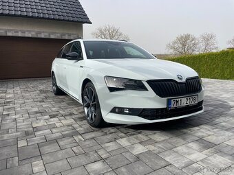 Prodám Škodu Superb III combi Sportline - 8