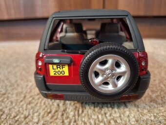 Land Rover 1:18 - 8