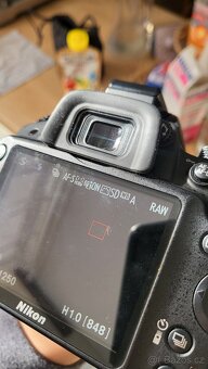 Nikon D3200 + objektiv Nikkor 18-105 mm 1:3,5-5,6 G - 8