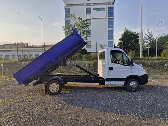 Kontejnerové Iveco daily do 3,5 t - řidičský průkaz sk. B - 8