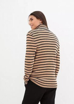 Krásný delší rolákový svetr 46/50 - 8