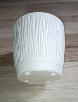 Sada 5 ks plastových květináčů + 4 ks květníků - 8