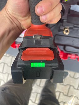 HILTI aku vrtačka - 8