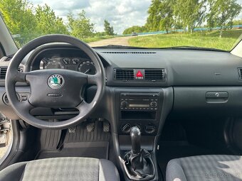 Škoda Octavia TOUR 1,6i 75KW MANUÁLNÍ KLIMATIZACE - 8