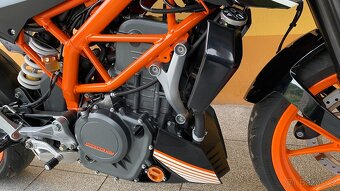 KTM DUKE 390 / ABS / 2x klíč / PĚKNÁ / doplňky/ po majitelce - 8