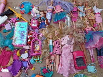 Panenky barbie a jiné plus doplňky - 8