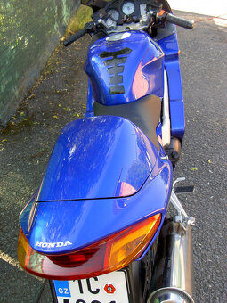 Honda VFR 800 - 8