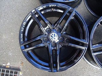 Alu disky černé pro BMW 17", 5x120, ET 35, šířka 7,5J - 8