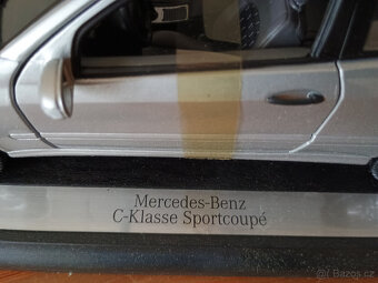 1:18 Maisto Dealer Edition - Mercedes-Benz Sportcoupe C-Klas - 8