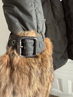 Perova bunda Moncler s myvali kozesinou - 8