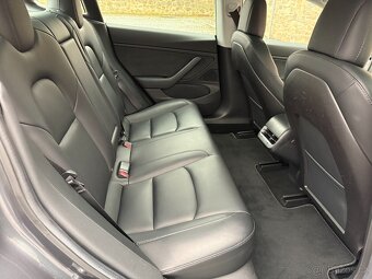 Pronájem Tesla 3 Long Range – BOLT PREMIUM / LIFTAGO PREMIUM - 8