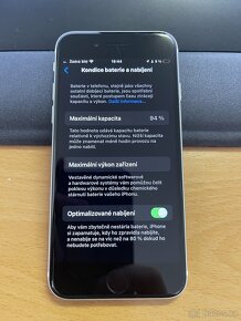 iPhone SE 2022 - 8