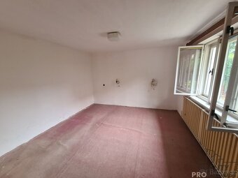 Prodej rodinného domu 4+1 se zahradou v Louce - 8