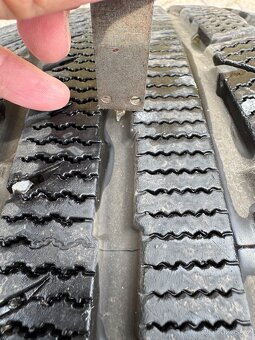 Zimní pneu 255/35 R20 vzorek 7,5mm - 8