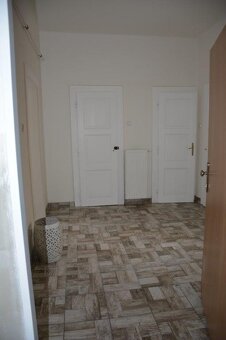 Pronájem bytu 3 + 1, 103 m2, 1. patro, v centru Pardubic - 8
