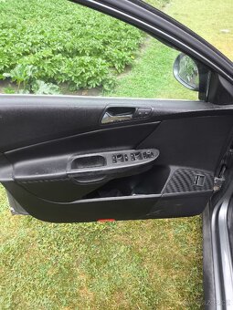 Prodám Passat B6 2.0 TDI 16v bkp - 8