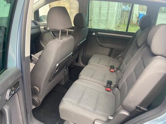 VW Touran 2.0tdi, 7 místný - 8