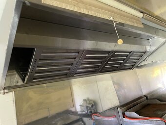 Foodtruck Mercedes Benz - 8