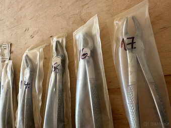 NEPOUŽITÉ zubařské extrakční kleště CHIRANA 3 - 8