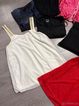 balík dámského oblečení - 8