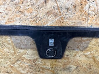 ČELNÍ OKNO PEUGEOT 607 - 8