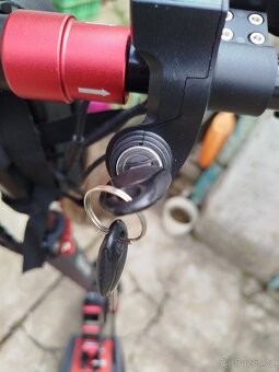 Elektrokoloběžka Kugo Kirin M4 - 8